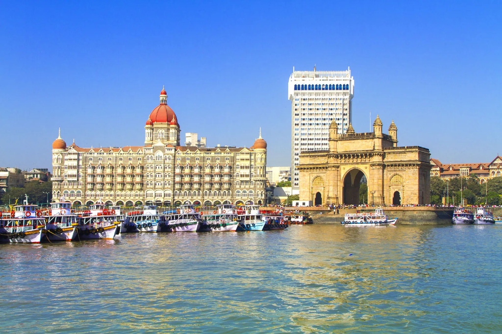 Gateway of India & Taj Mahal Palace Mumbai - Passion & Knowledge